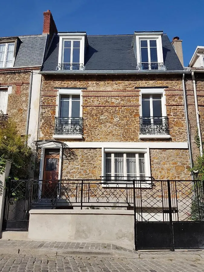 Bonjour Paris Bed & Breakfast France
