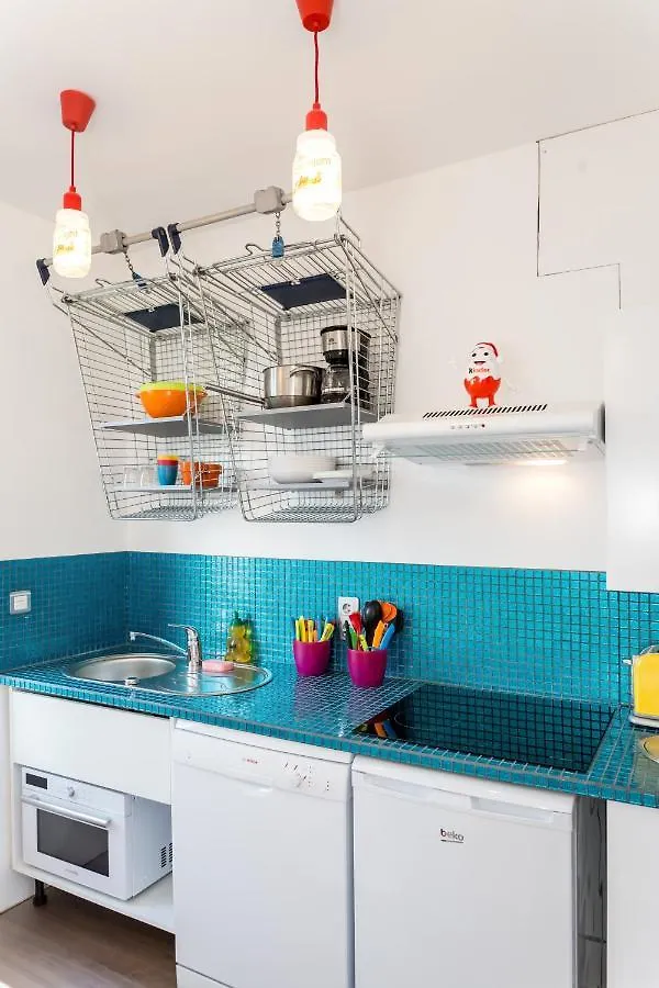 Bonjour Paris Bed & Breakfast 0*,  France